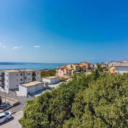Two-bedroom 32 Apartment Crikvenica